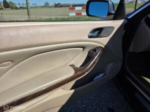 Image 26/38 of BMW 323Ci (2000)