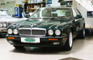 Bild 2/29 von Jaguar XJ6 3.2 Executive (1997)