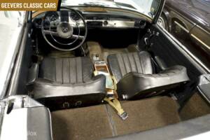 Imagen 9/12 de Mercedes-Benz 230 SL (1967)