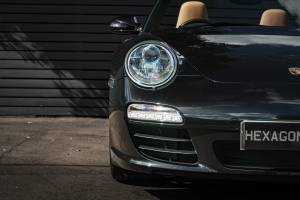 Immagine 33/45 di Porsche 911 Carrera 4S (2010)