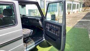 Imagen 31/56 de Mercedes-Benz 200 GE (kurz) (1990)