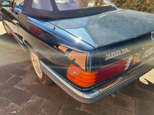 Image 12/51 of Mercedes-Benz 380 SL (1983)