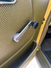 Image 108/139 of Mercedes-Benz 240 D (1978)