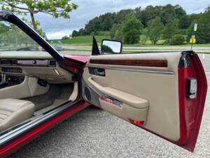 Image 18/40 of Jaguar XJS 5.3 V12 (1991)