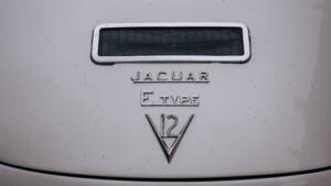 Bild 30/81 von Jaguar E-Type V12 (2+2) (1971)