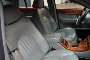 Image 43/50 of Bentley Arnage R (2004)