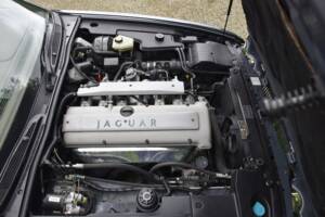 Image 38/40 of Jaguar XJ 6 4.0 Sovereign (1995)