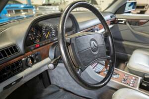 Image 23/27 of Mercedes-Benz 500 SEC (1988)