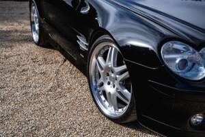 Image 31/47 of Mercedes-Benz SL 600 (2004)
