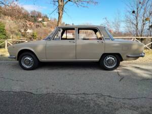 Image 2/5 of Alfa Romeo 1750 Berlina (1970)