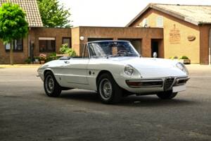 Image 1/66 of Alfa Romeo 1750 Spider Veloce (1968)