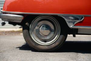 Image 18/56 of Citroën DS 21 Chapron (1967)