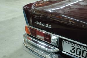 Image 40/50 of Mercedes-Benz 300 SE lang (1965)