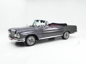 Image 1/15 of Mercedes-Benz 220 SE b (1963)