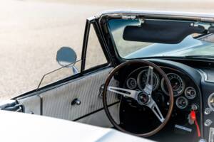 Image 21/35 of Chevrolet Corvette Sting Ray Convertible (1964)