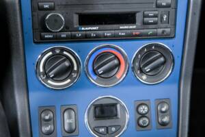 Bild 25/50 von BMW Z3 1.9i (2000)