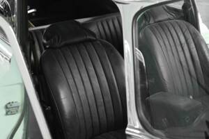 Bild 26/40 von Jaguar E-Type V12 (1972)