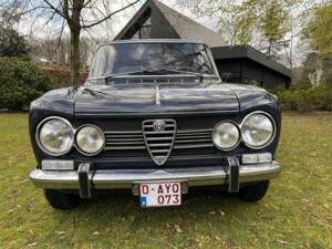 Image 3/8 of Alfa Romeo Giulia Nuova Super 1600 (1972)