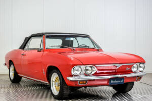 Image 16/50 of Chevrolet Corvair Monza Convertible (1966)