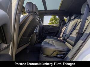 Bild 21/50 von Porsche Cayenne GTS (2026)
