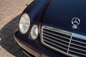 Bild 6/61 von Mercedes-Benz CLK 320 (2002)