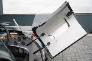 Image 14/50 of Lister Knobbly (1959)