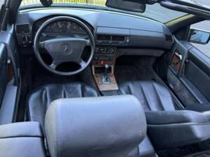 Image 23/46 of Mercedes-Benz SL 320 (1995)