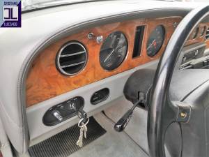 Image 18/50 of Bentley Brooklands (1992)