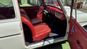 Image 38/63 of Ford Anglia (1965)