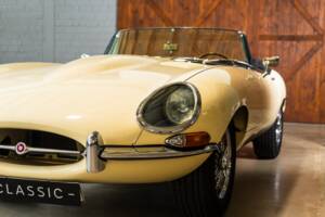 Afbeelding 16/28 van Jaguar E-Type 3.8 (1963)