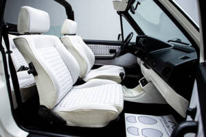 Imagen 18/39 de Volkswagen Golf Mk I Convertible 1.8 (1994)