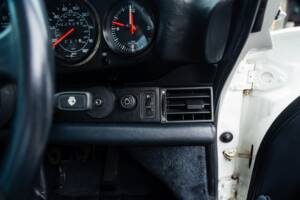 Image 28/50 of Porsche 911 Turbo LE (1989)