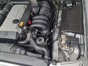 Bild 24/30 von Mercedes-Benz SL 280 (1993)