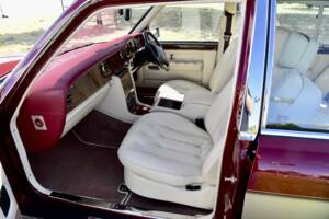 Image 32/50 of Rolls-Royce New Silver Dawn (1997)