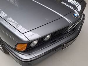 Image 12/33 of BMW M 635 CSi (1987)