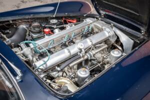 Image 55/64 of Aston Martin DB 4 (1962)