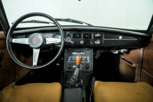 Imagen 7/50 de MG MGB GT V8 (1975)