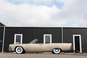 Bild 4/100 von Lincoln Continental Convertible (1965)
