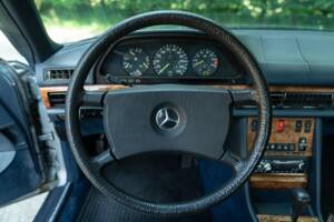 Obraz 38/50 pojazdu Mercedes-Benz 380 SEC (1982)
