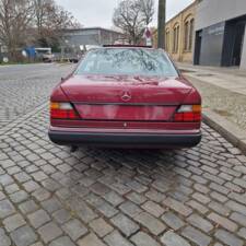 Immagine 8/162 di Mercedes-Benz 230 CE (1989)