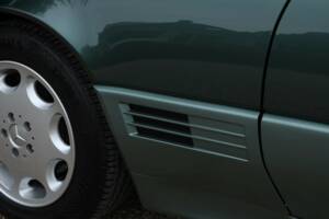 Image 22/50 of Mercedes-Benz 300 SL-24 (1992)