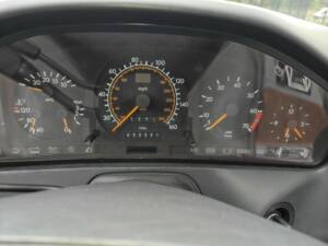 Image 34/50 de Mercedes-Benz 500 SL (1991)