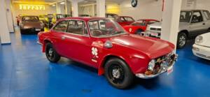 Image 1/37 de Alfa Romeo Giulia GT 1300 Junior (1974)