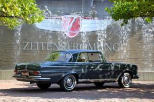 Image 7/17 of Mercedes-Benz 220 SE b (1964)