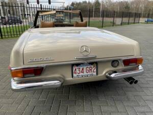 Image 21/38 de Mercedes-Benz 280 SL (1970)
