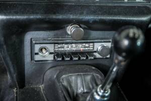 Image 26/47 de Jaguar E-Type (1969)
