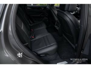 Bild 40/43 von Porsche Cayenne Coupé E-Hybrid (2020)
