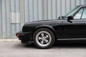 Image 93/108 de Porsche 911 Carrera 3.2 (1989)