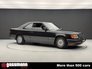 Image 3/15 de Mercedes-Benz 300 CE-24 (1990)