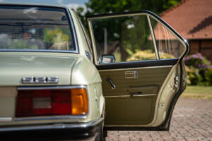 Image 40/46 of BMW 525 (1978)